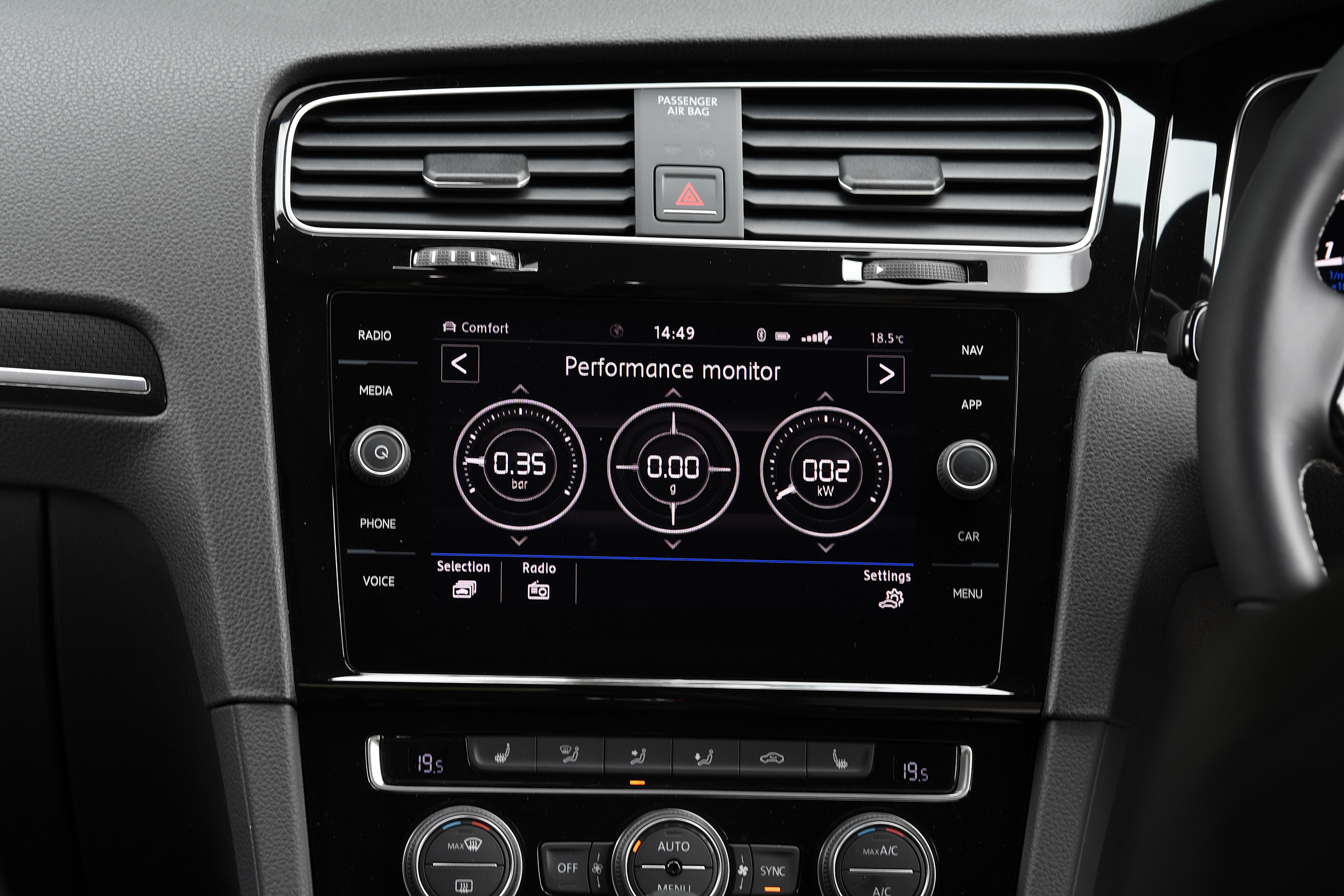 Volkswagen Golf R Performance Pack - lap timer