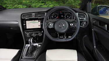 Volkswagen Golf R Performance Pack - dash