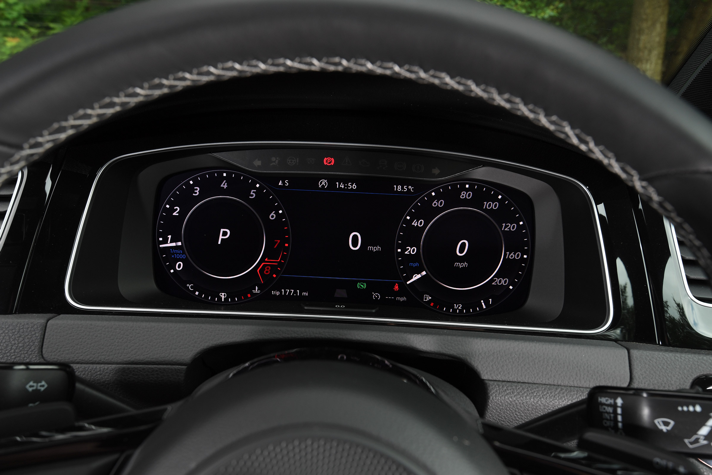 Volkswagen Golf R Performance Pack - dials