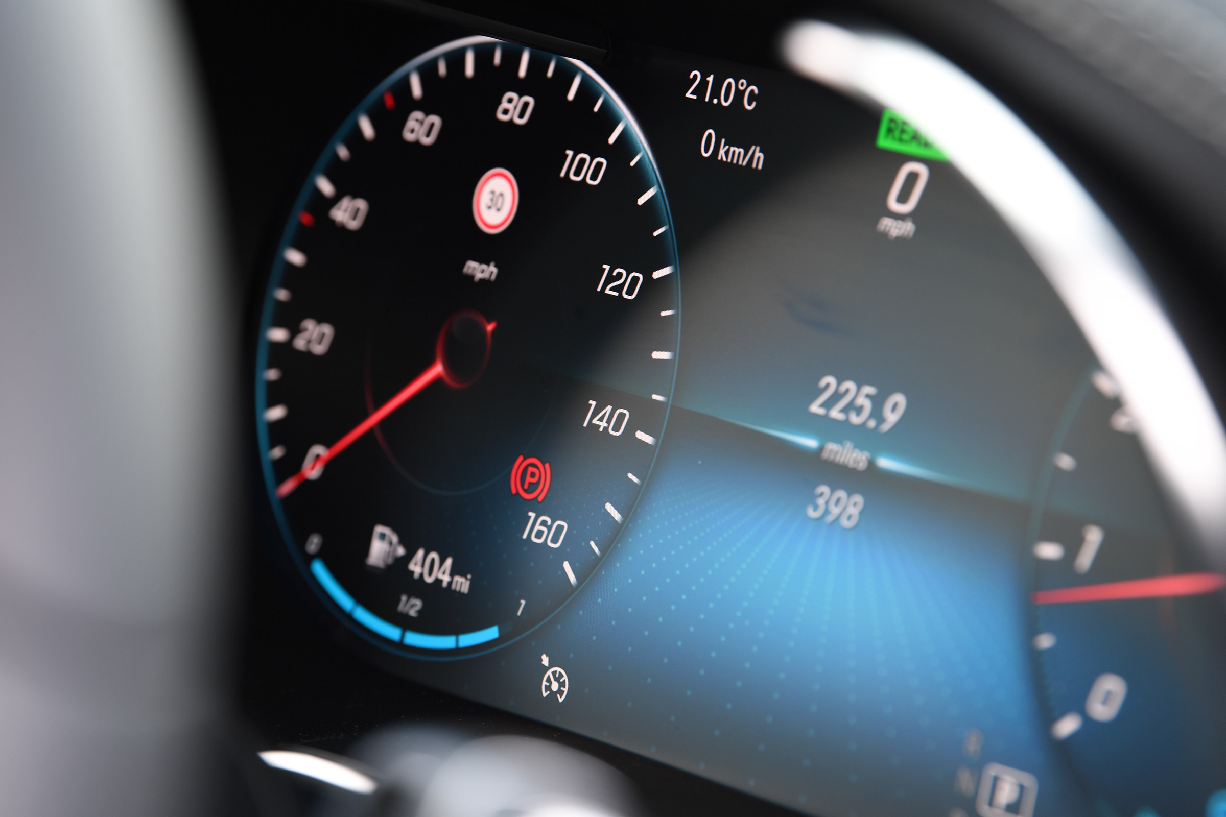 Mercedes C-Class - dials