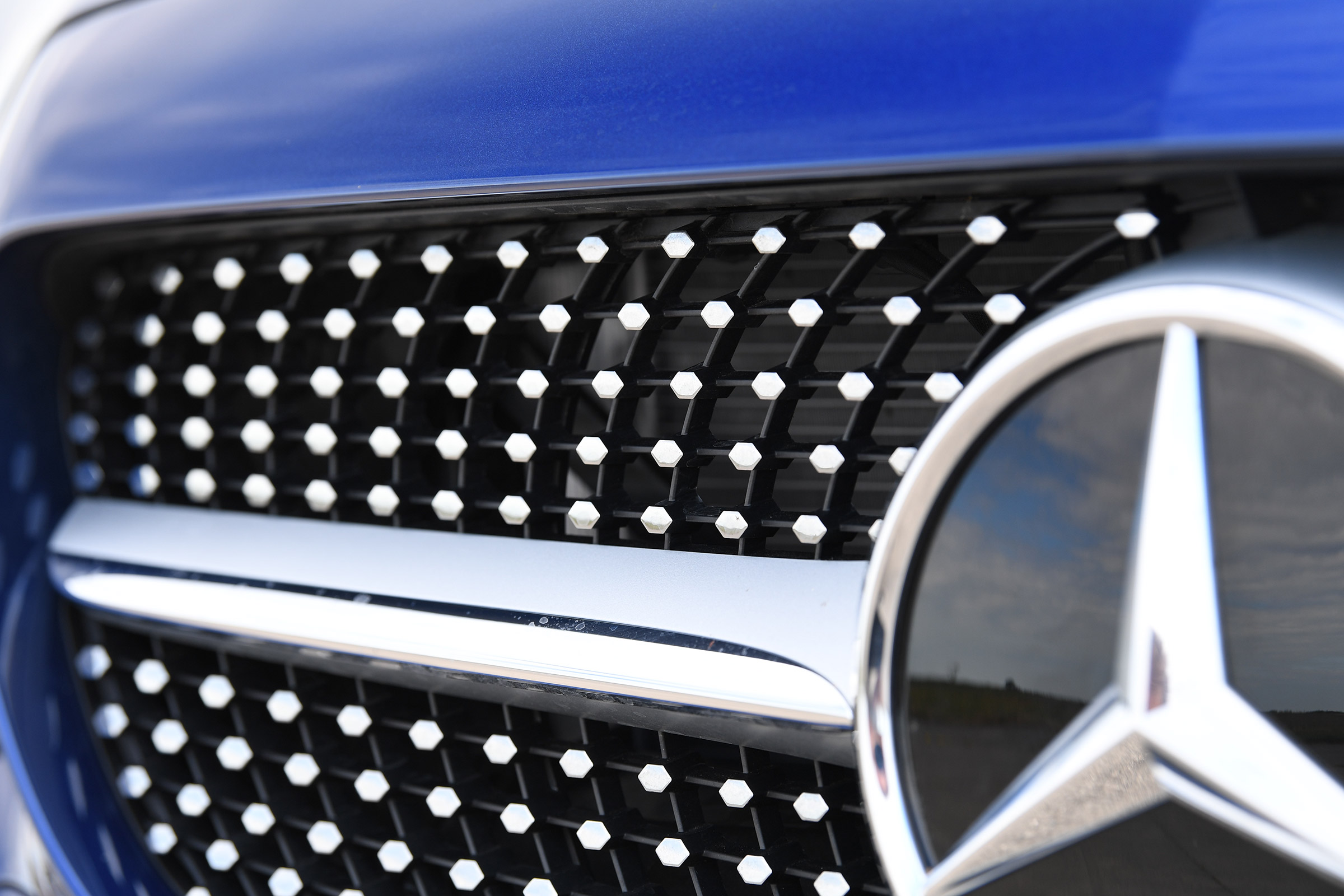 Mercedes C-Class - grille