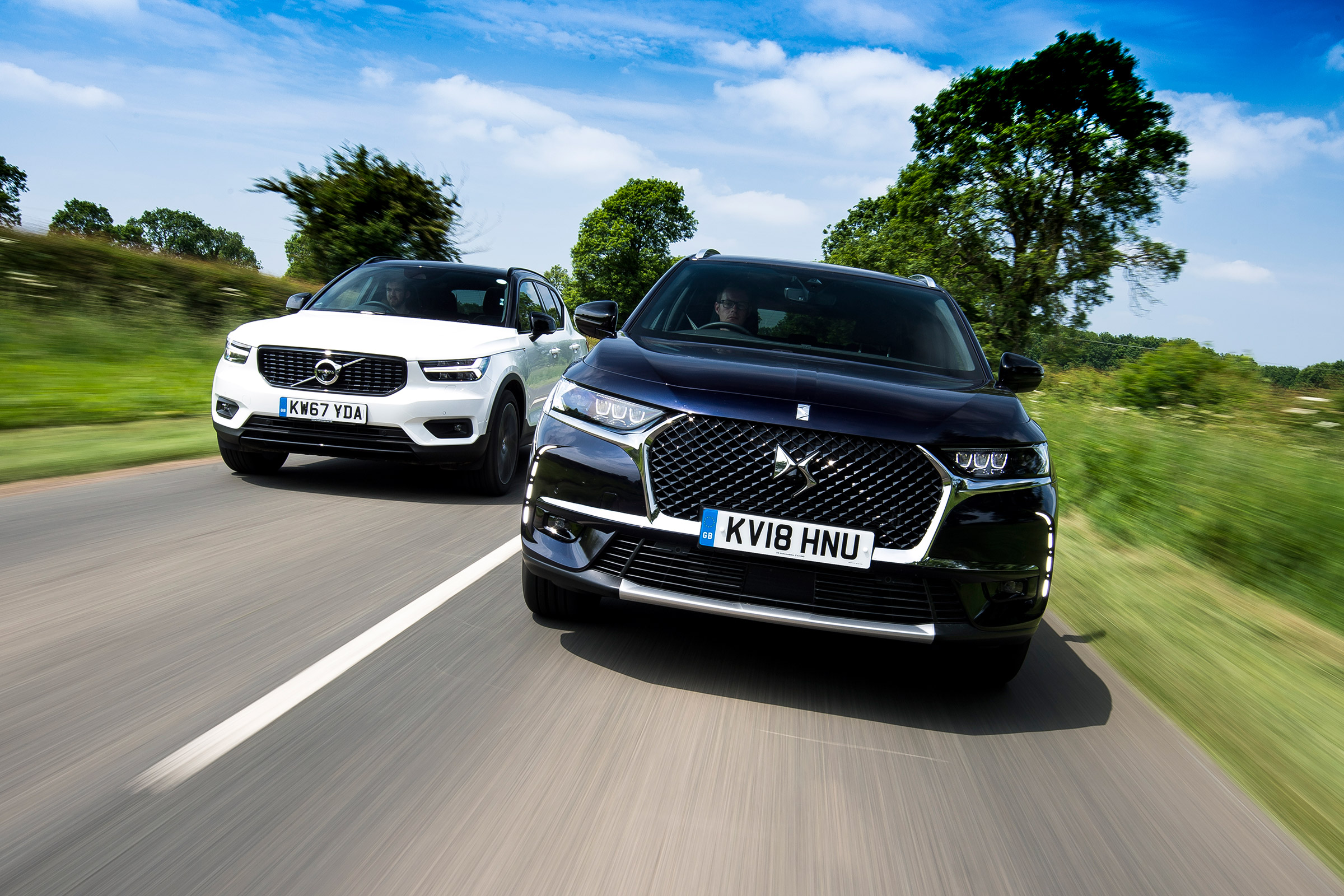 DS 7 Crossback vs Volvo XC40 - header