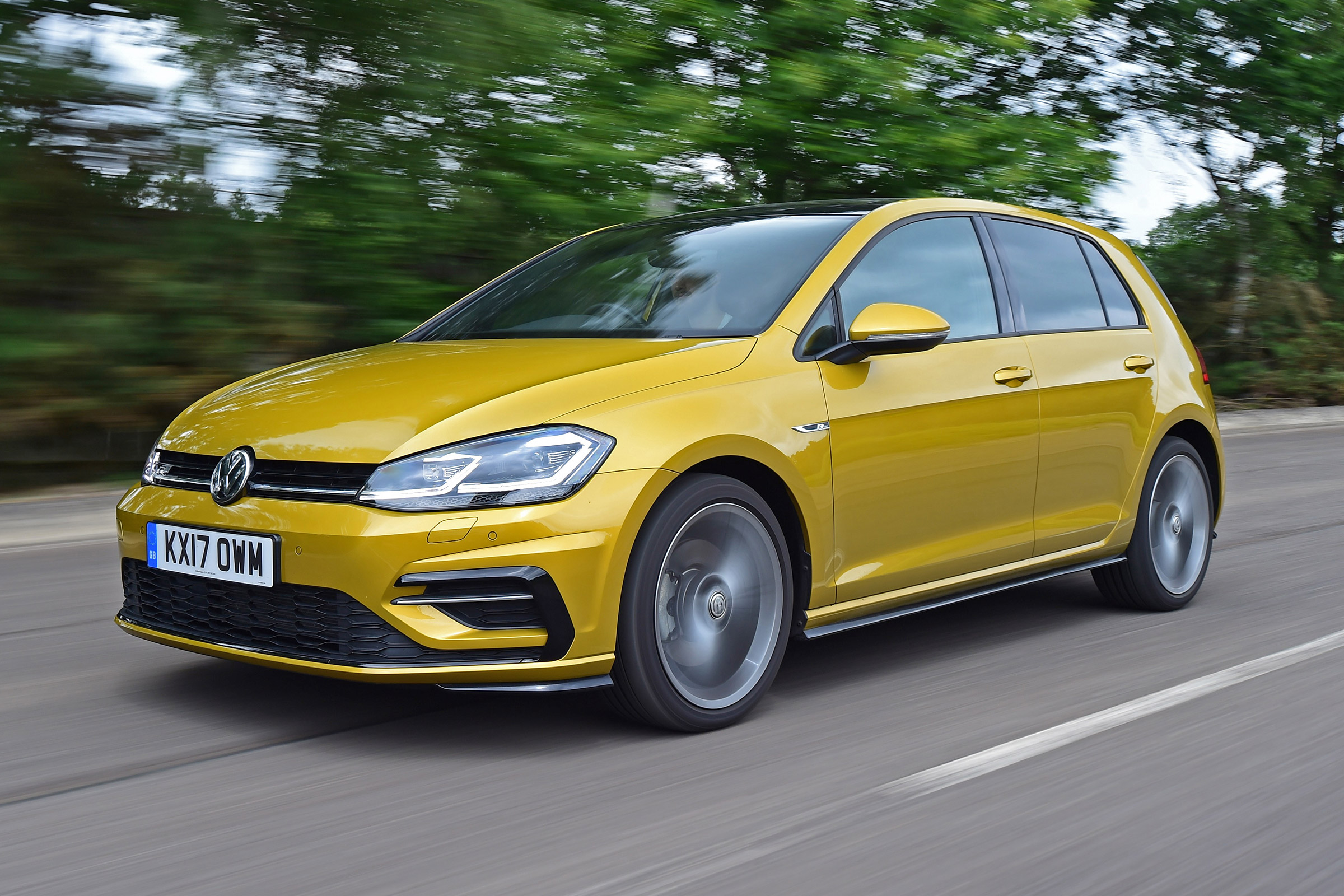 Volkswagen Golf - front