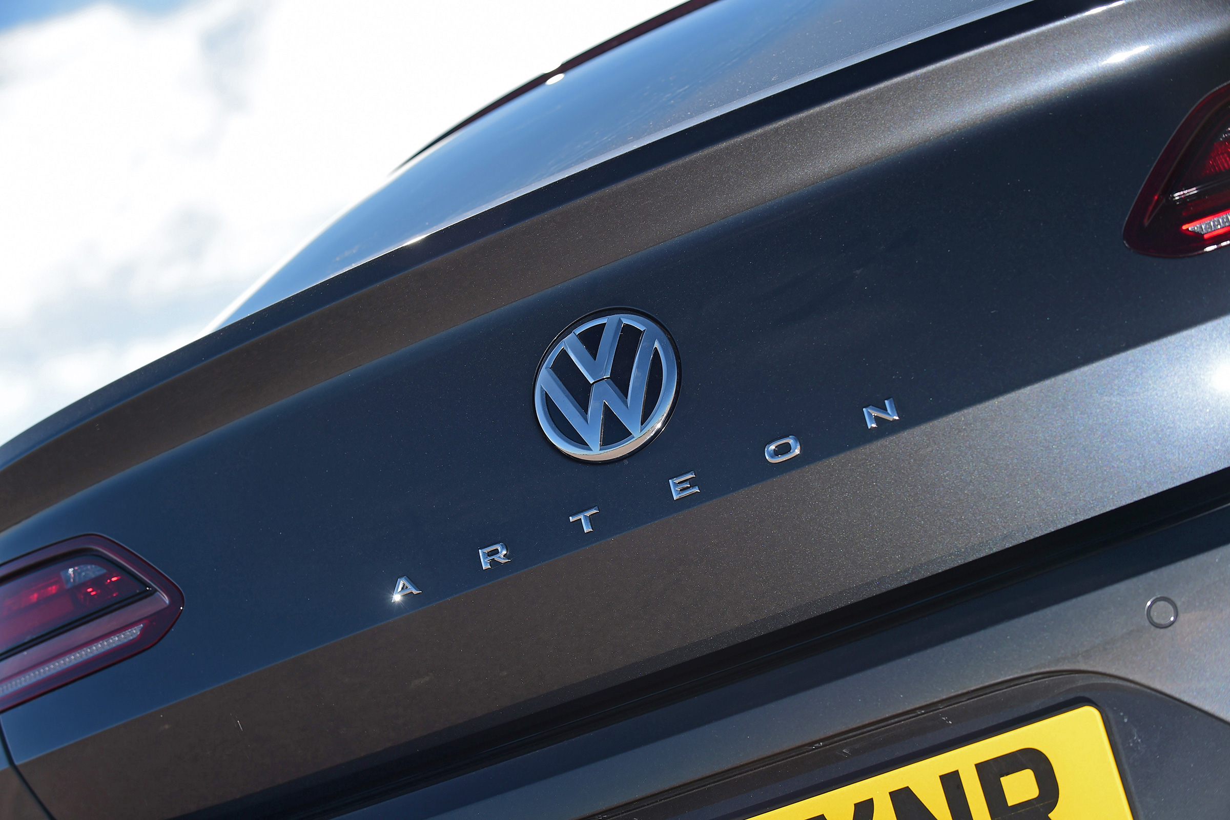 Volkswagen Arteon 1.5 petrol TSI badge