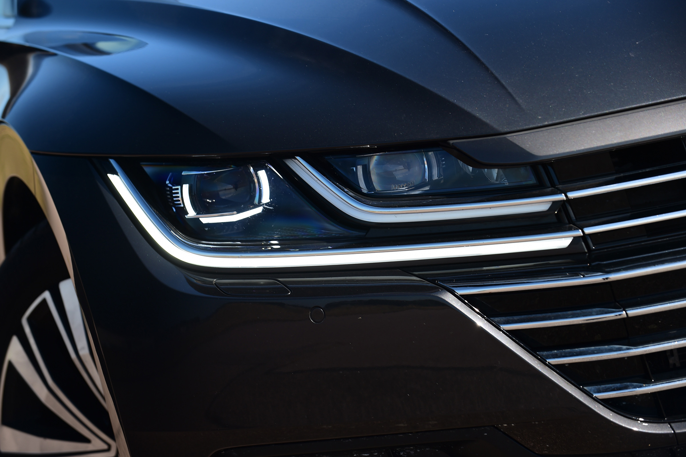 Volkswagen Arteon 1.5 petrol TSI headlight