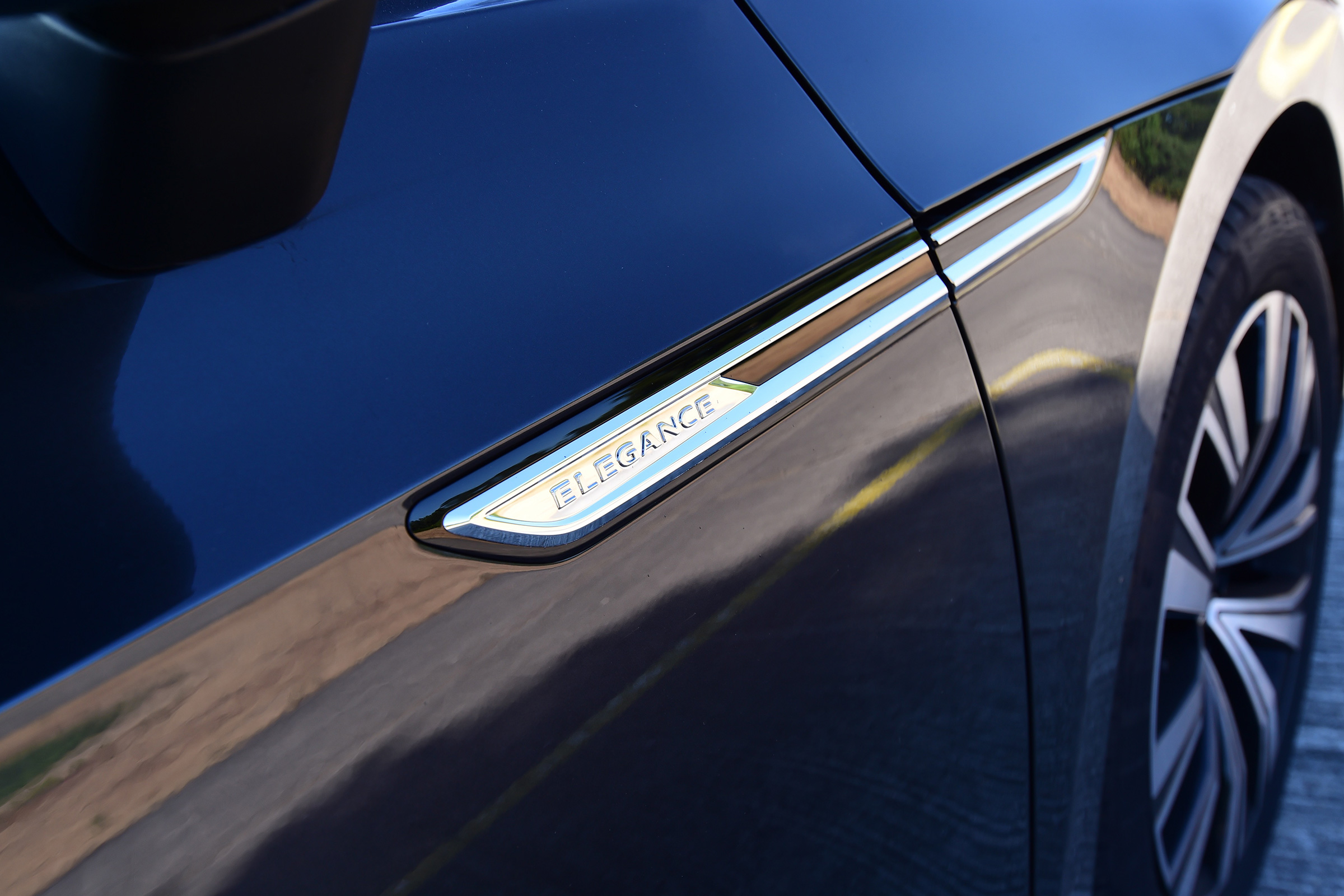 Volkswagen Arteon 1.5 petrol TSI side badge