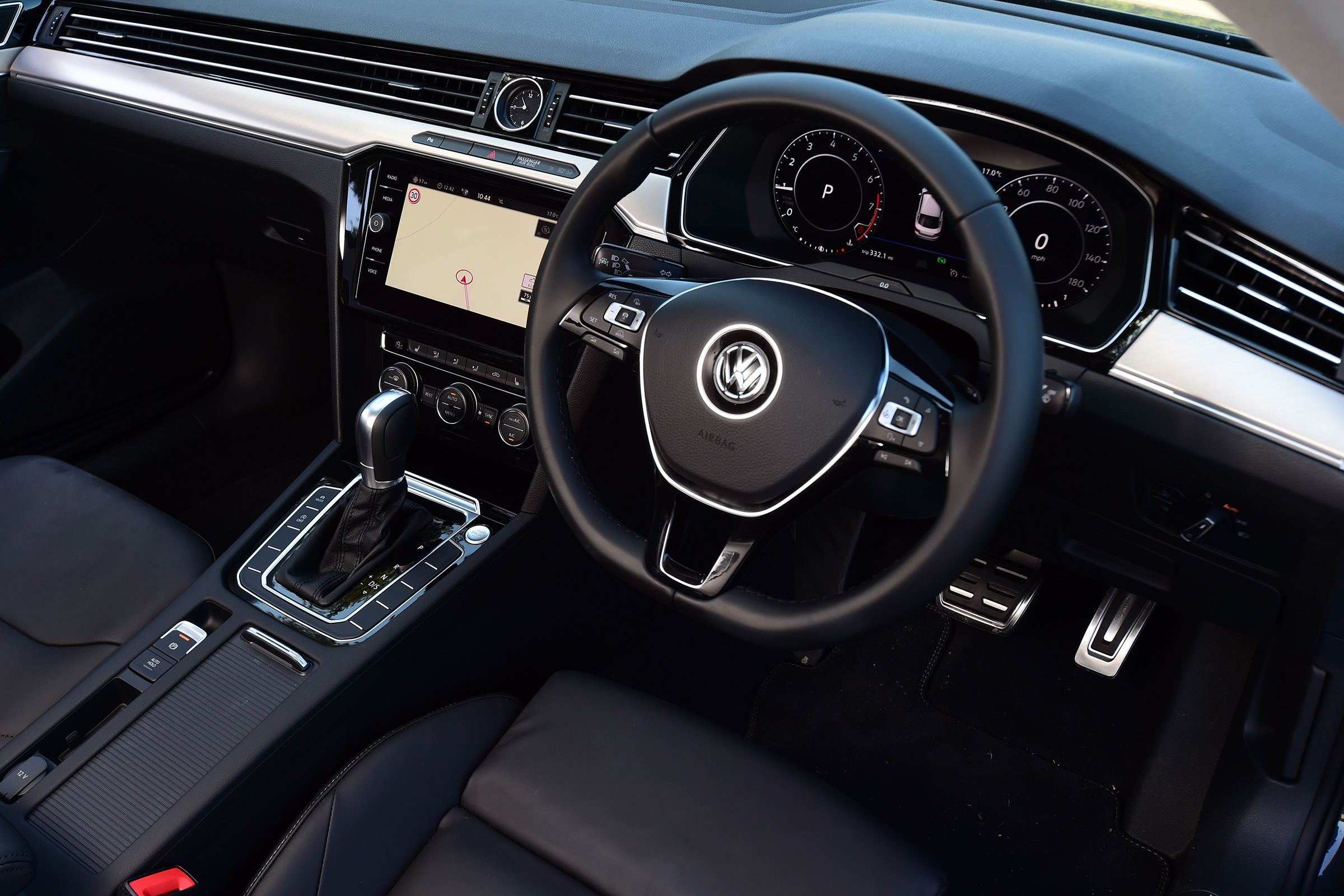 Volkswagen Arteon 1.5 petrol TSI steering wheel 