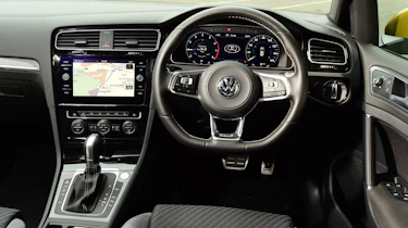 Volkswagen Golf - dash