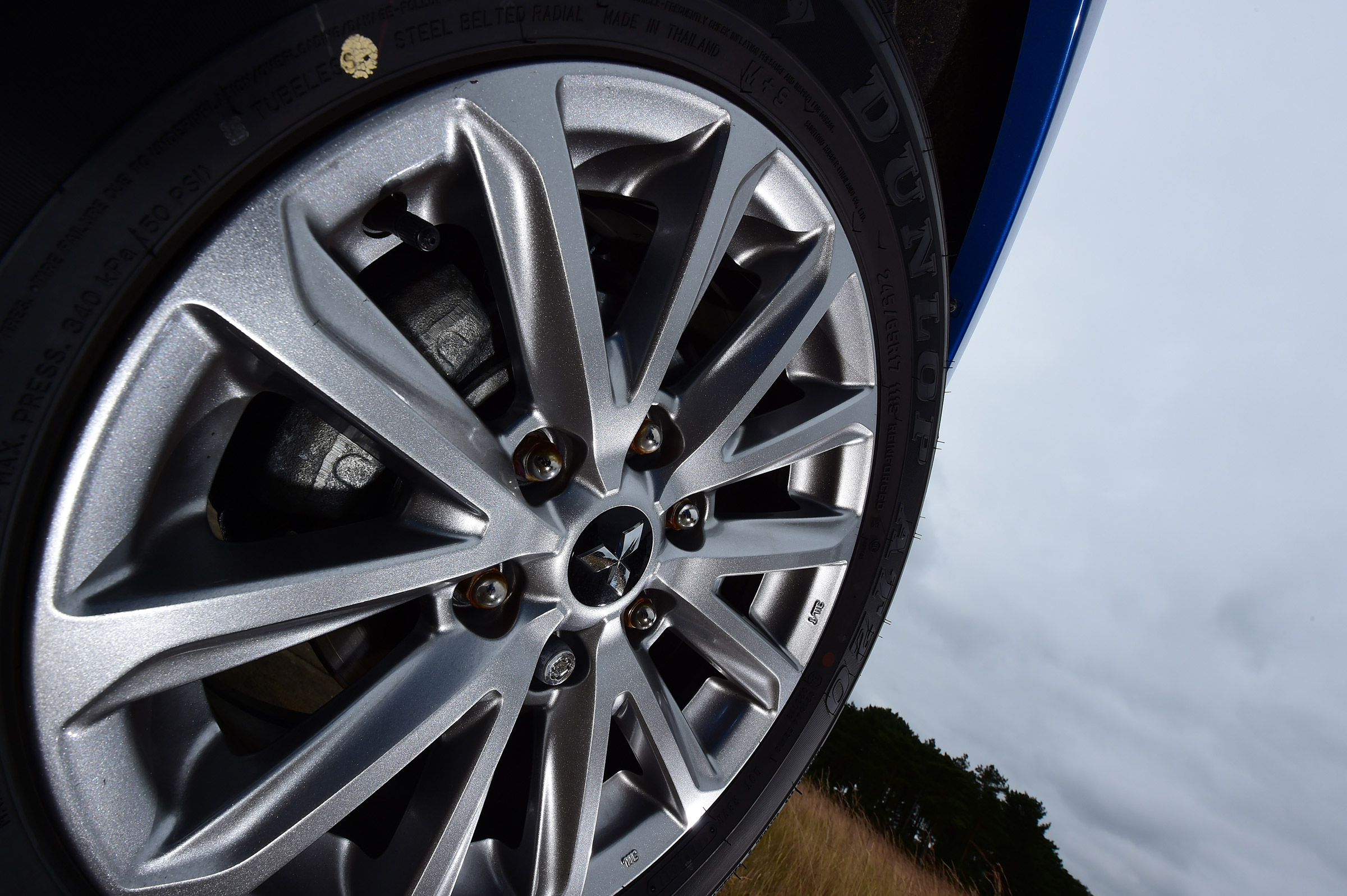 Mitsubishi L200 - wheel