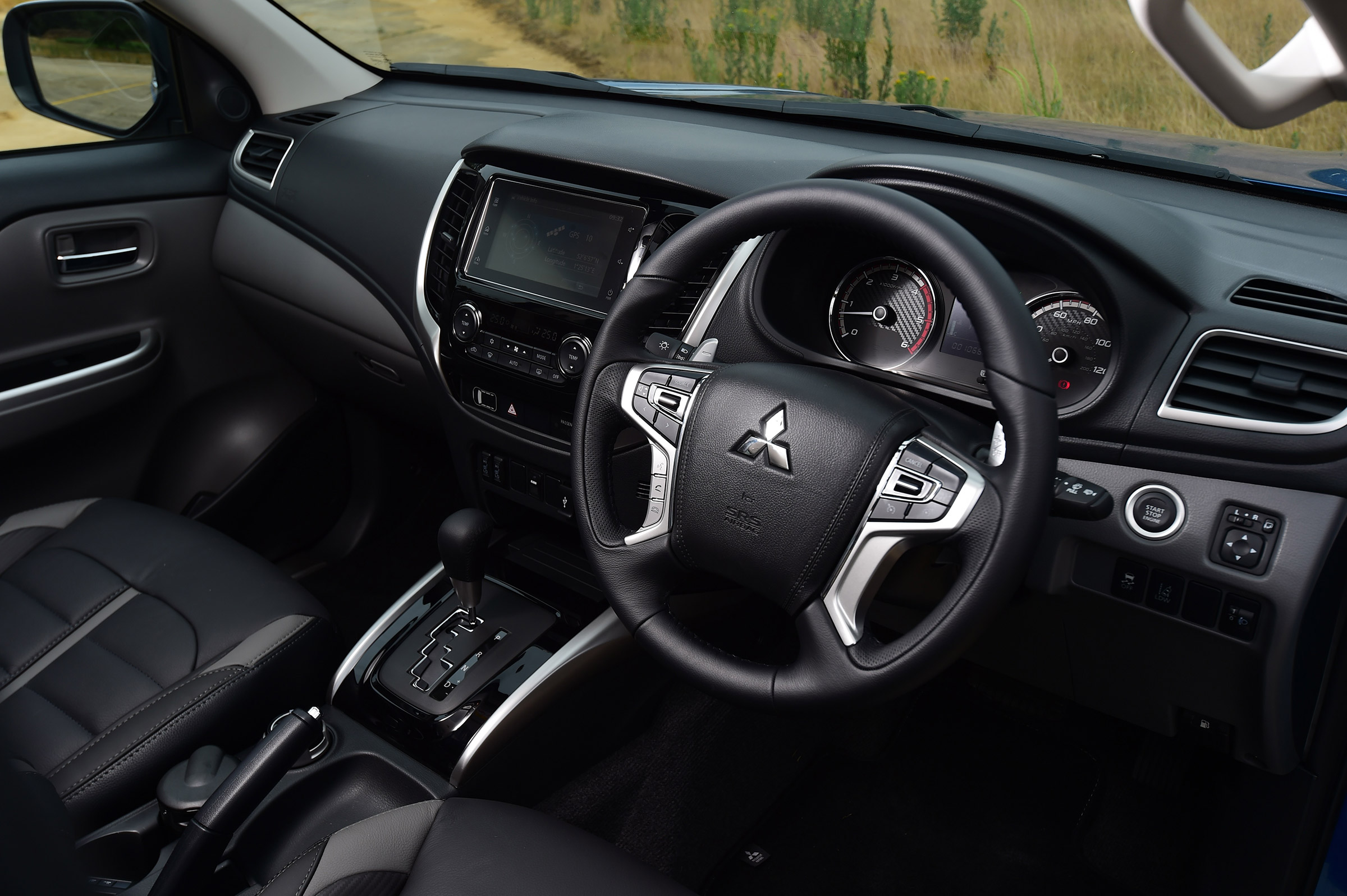 Mitsubishi L200 - dash