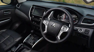 Mitsubishi L200 - dash