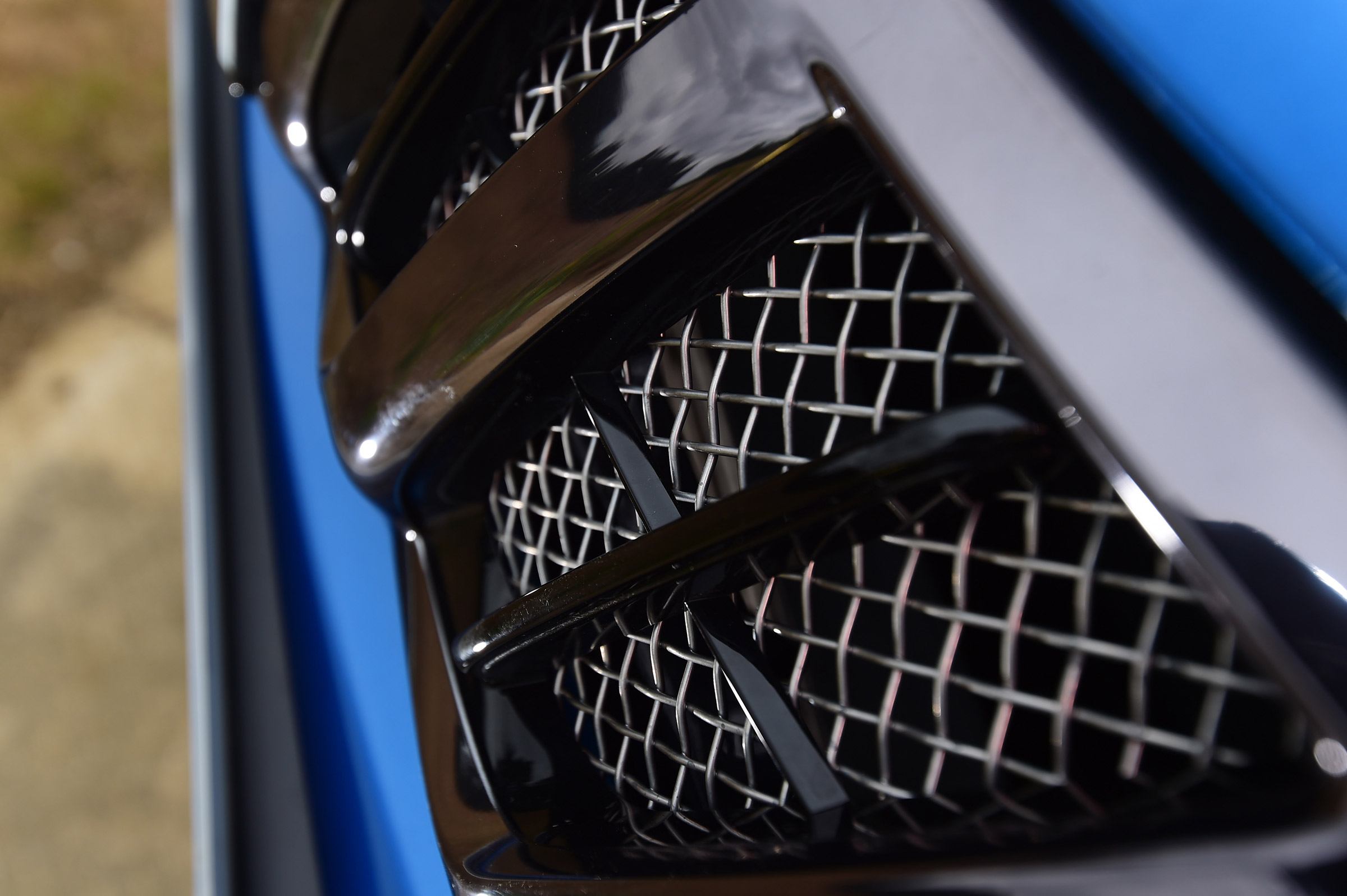 Mitsubishi L200 - grille