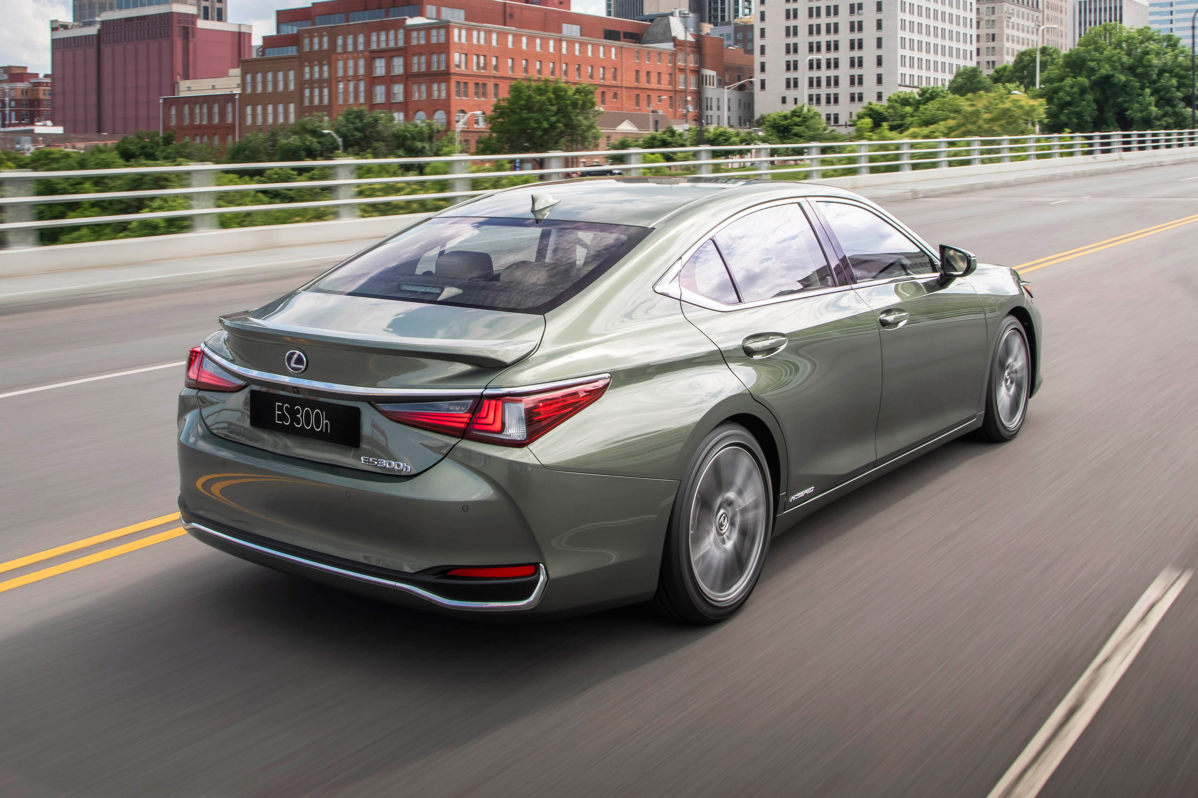 Lexus ES - rear