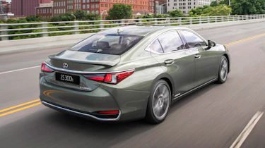 Lexus ES - rear