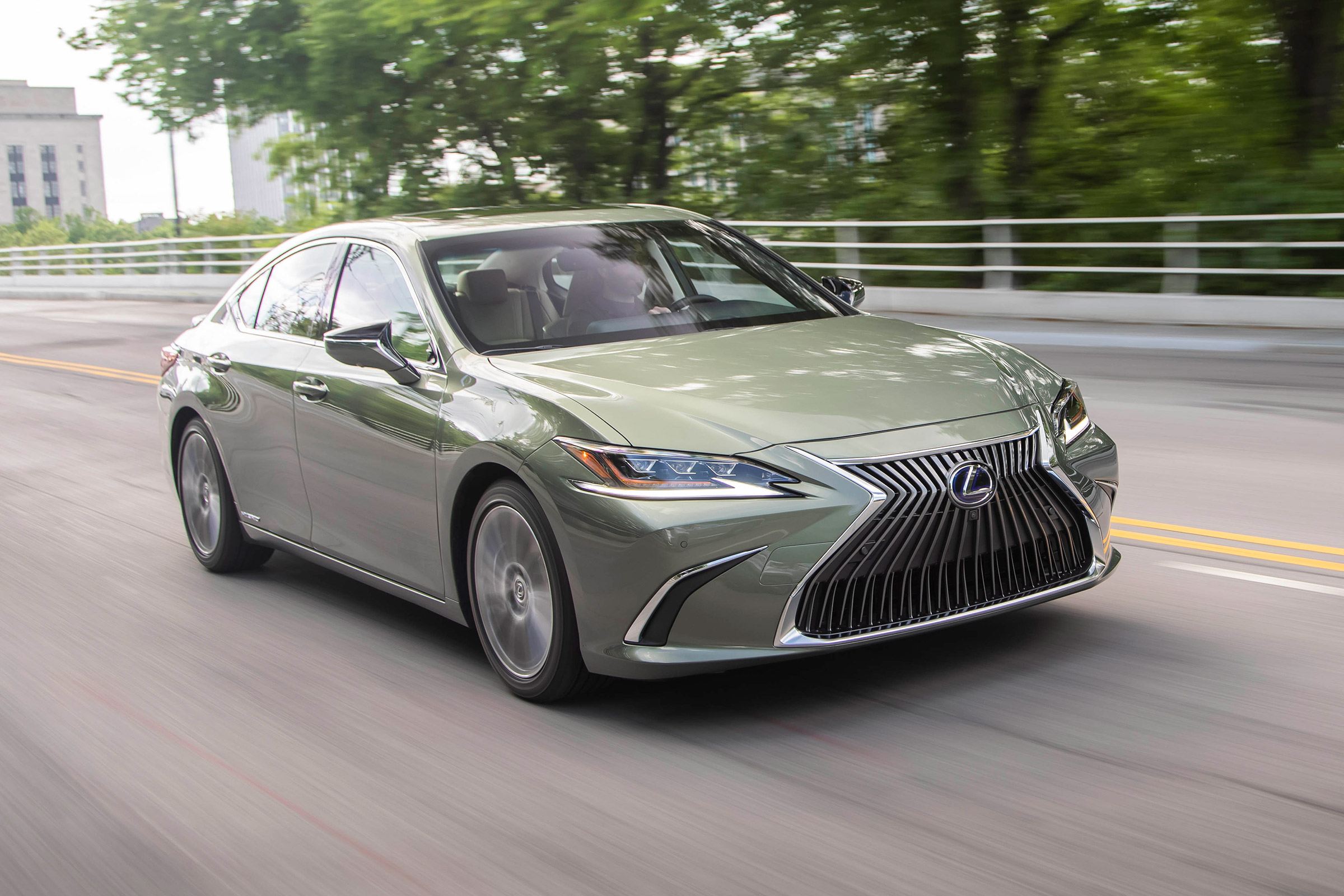 Lexus ES - front/side