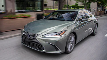 Lexus ES - front action