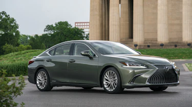 Lexus ES - front/side static