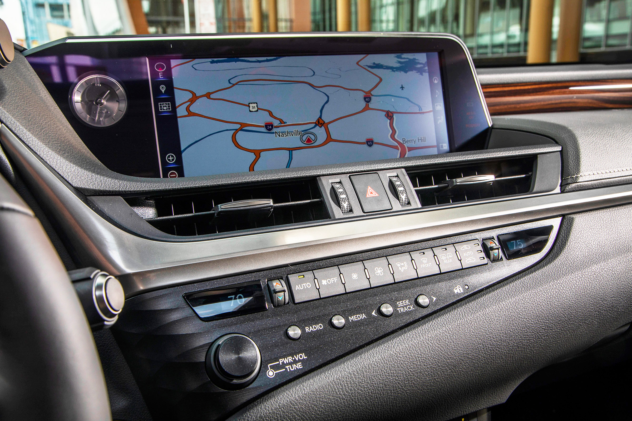 Lexus ES - sat-nav