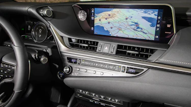 Lexus ES - interior detail
