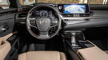 Lexus ES - dash