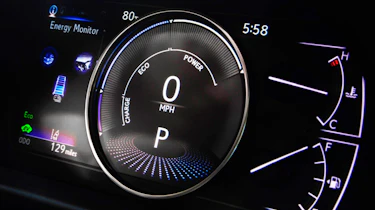 Lexus ES - dials