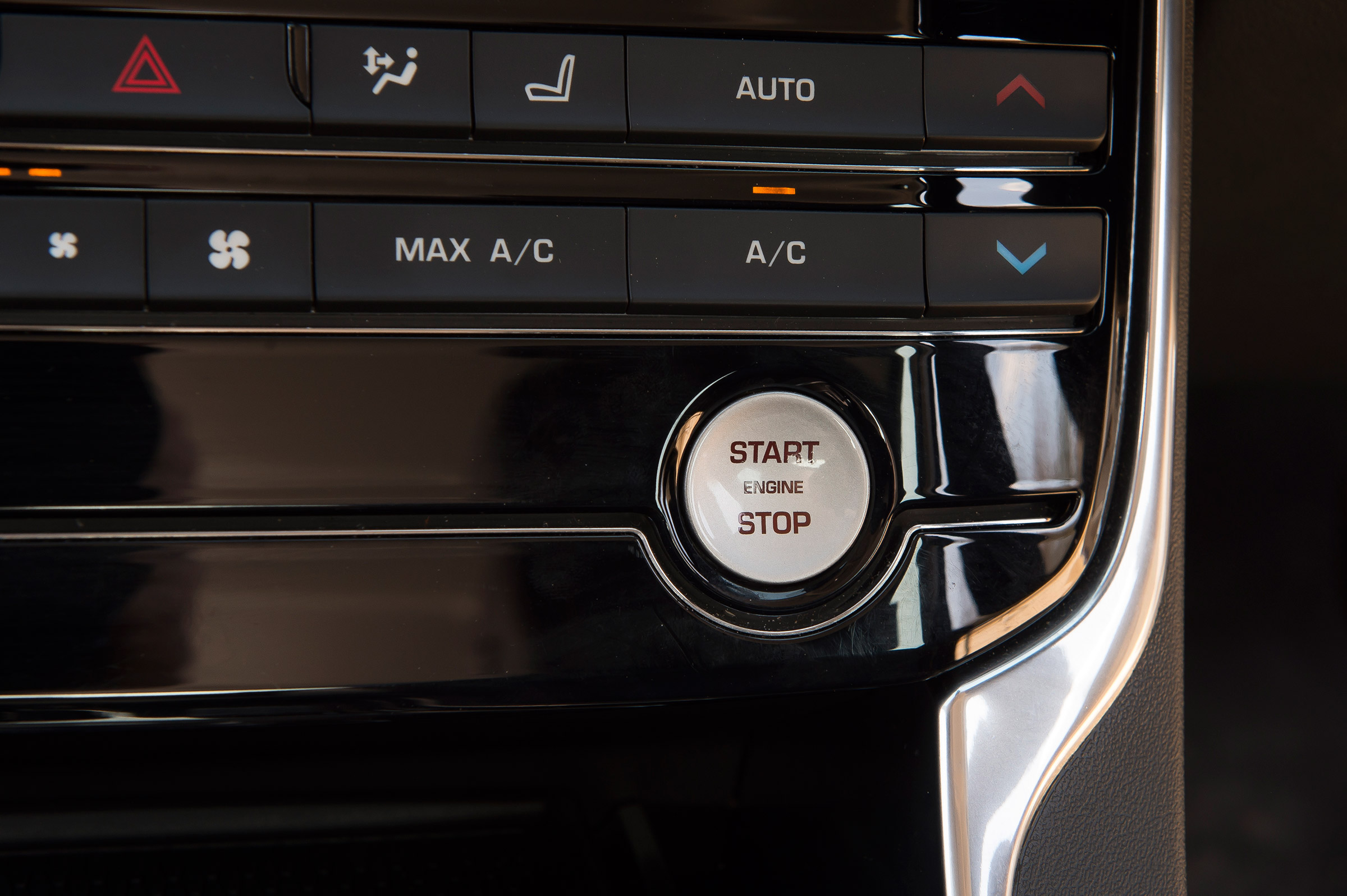 Used Jaguar XE - start/stop