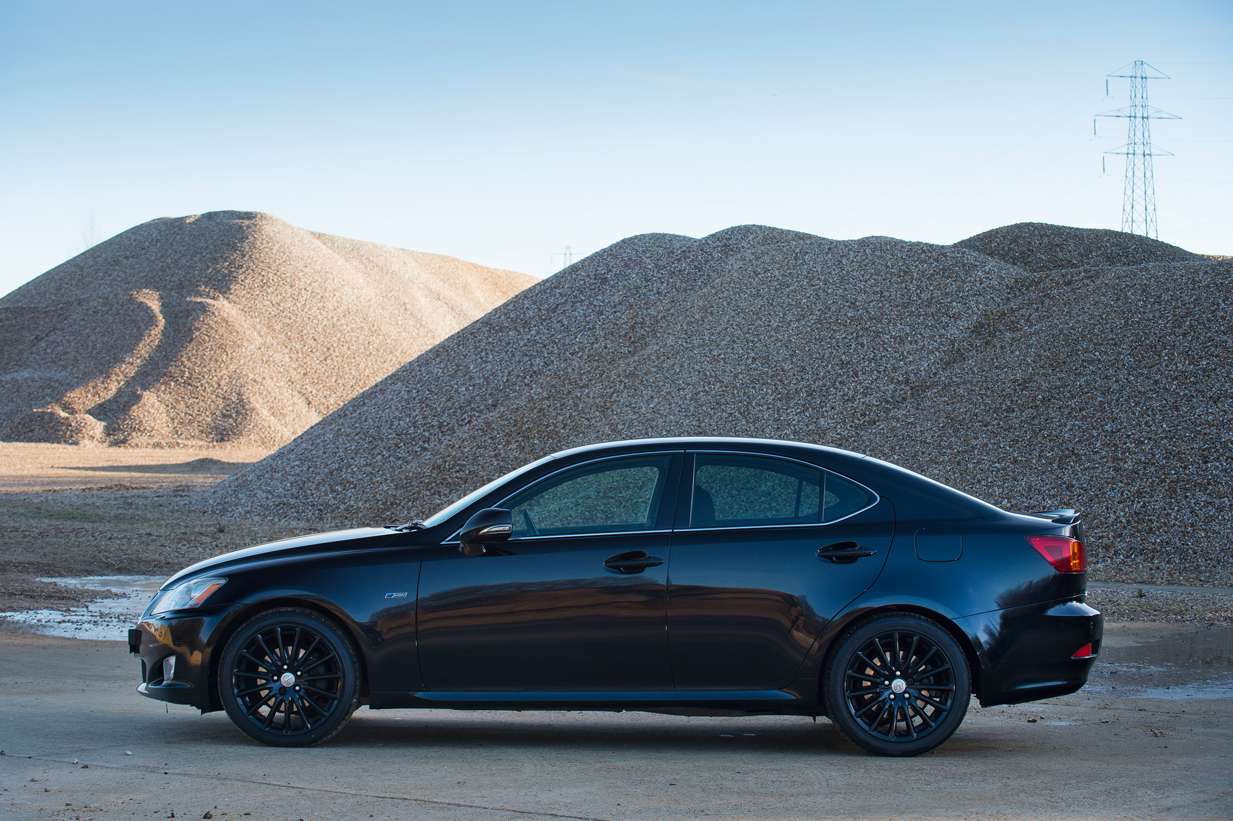 Used Lexus IS - side