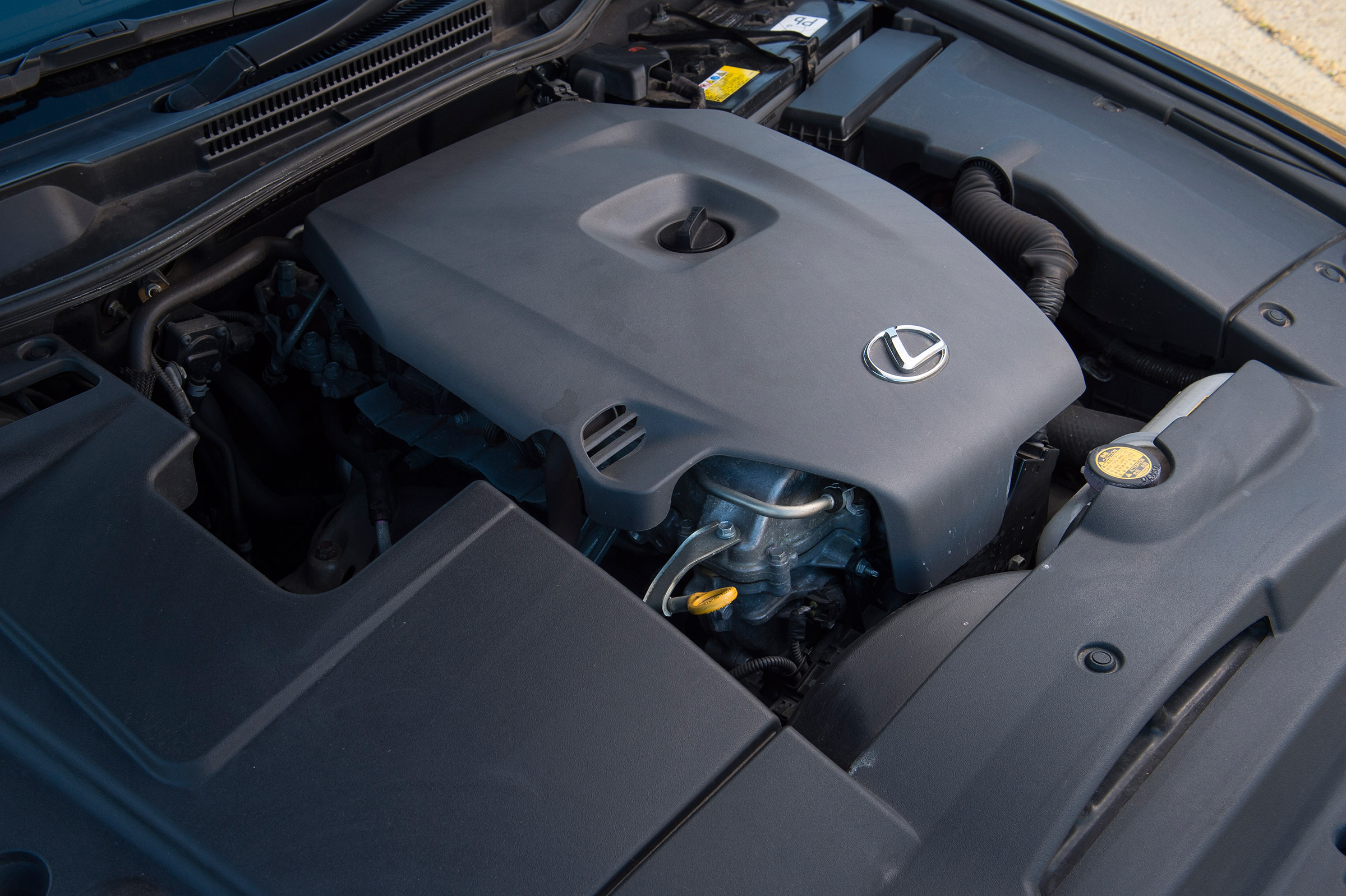 Used Lexus IS - engine