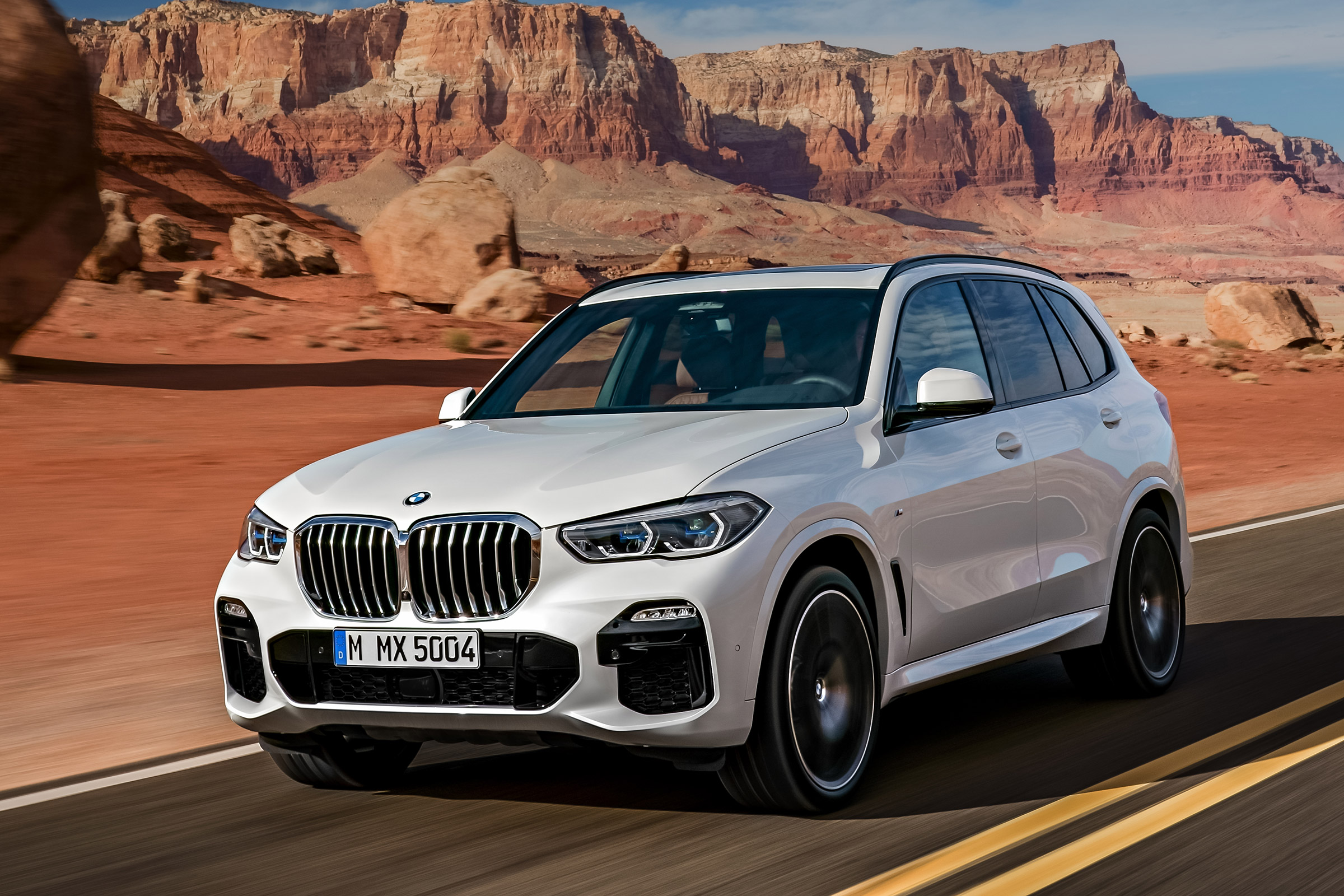 BMW X5 - front action