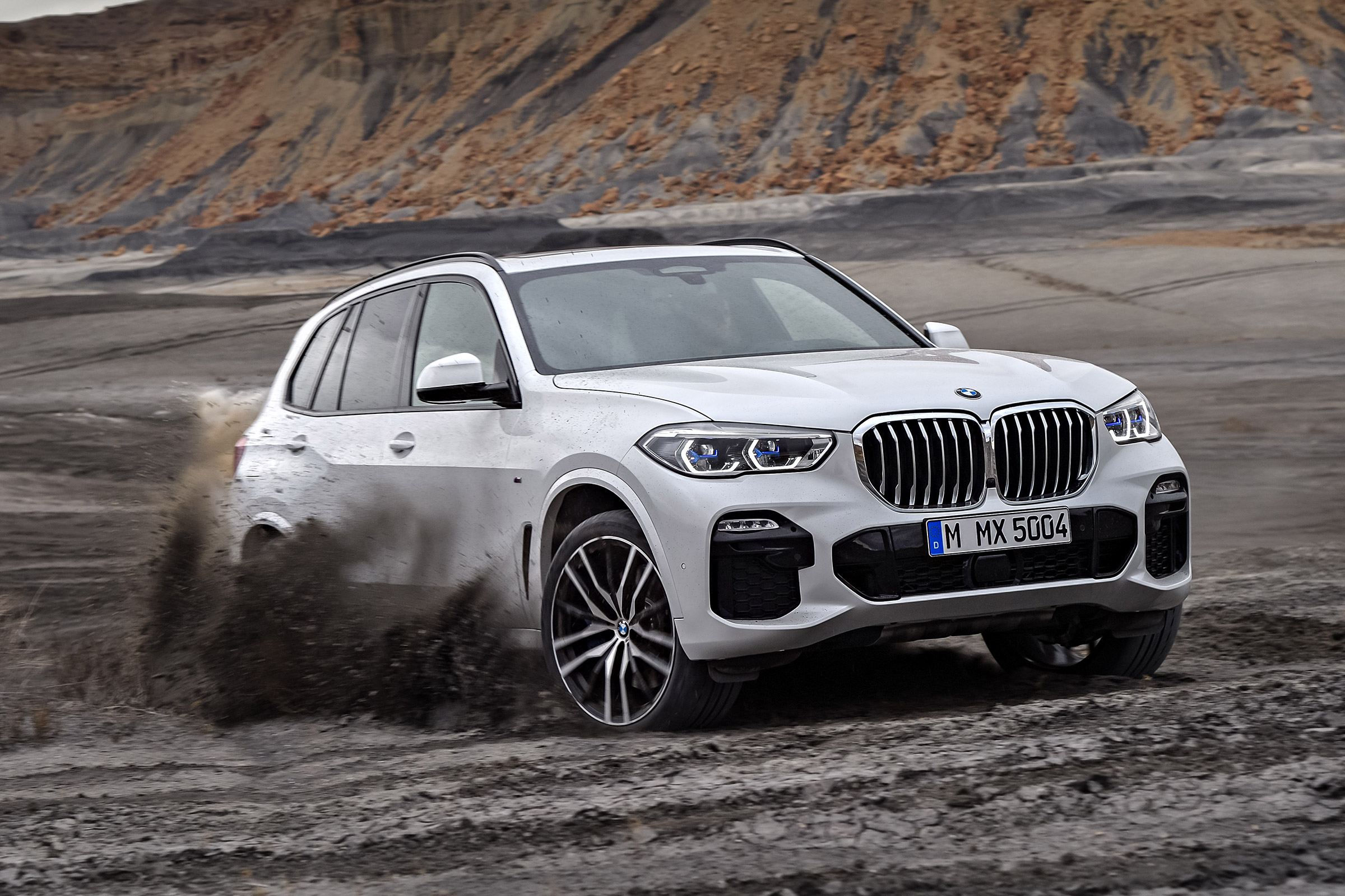 BMW X5 - front off-road