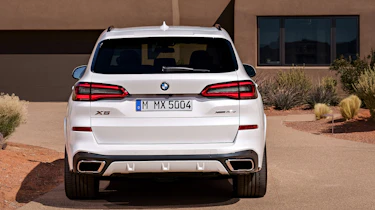 BMW X5 - full rear static