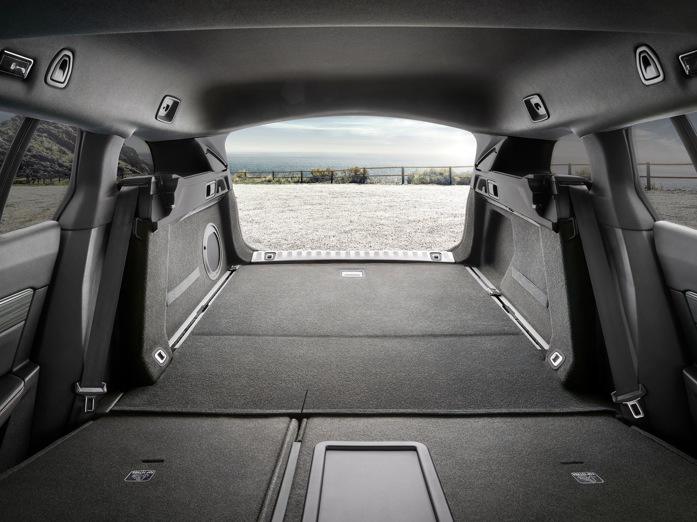 Peugeot 508 SW - boot