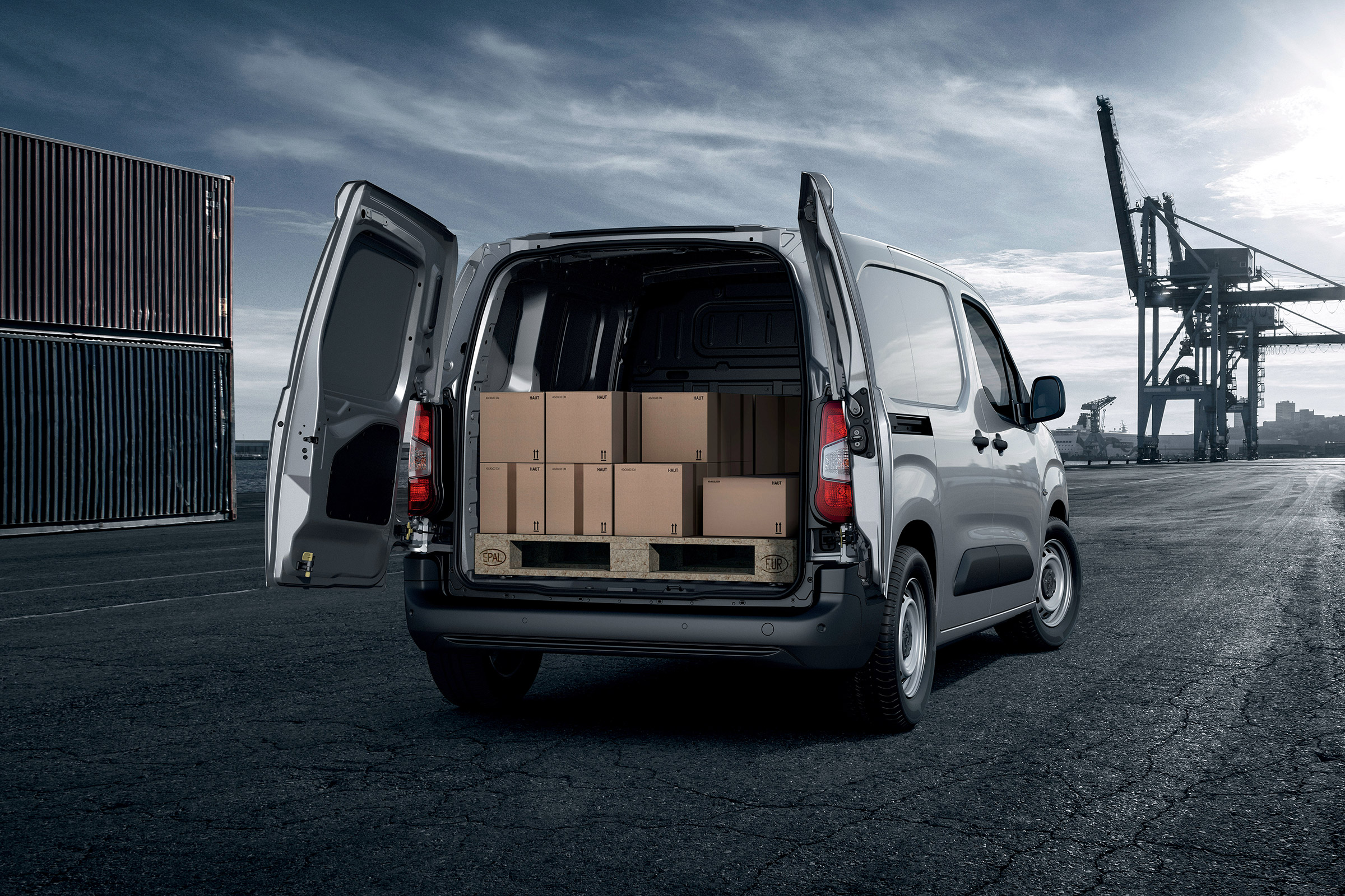 Peugeot Partner - rear loading
