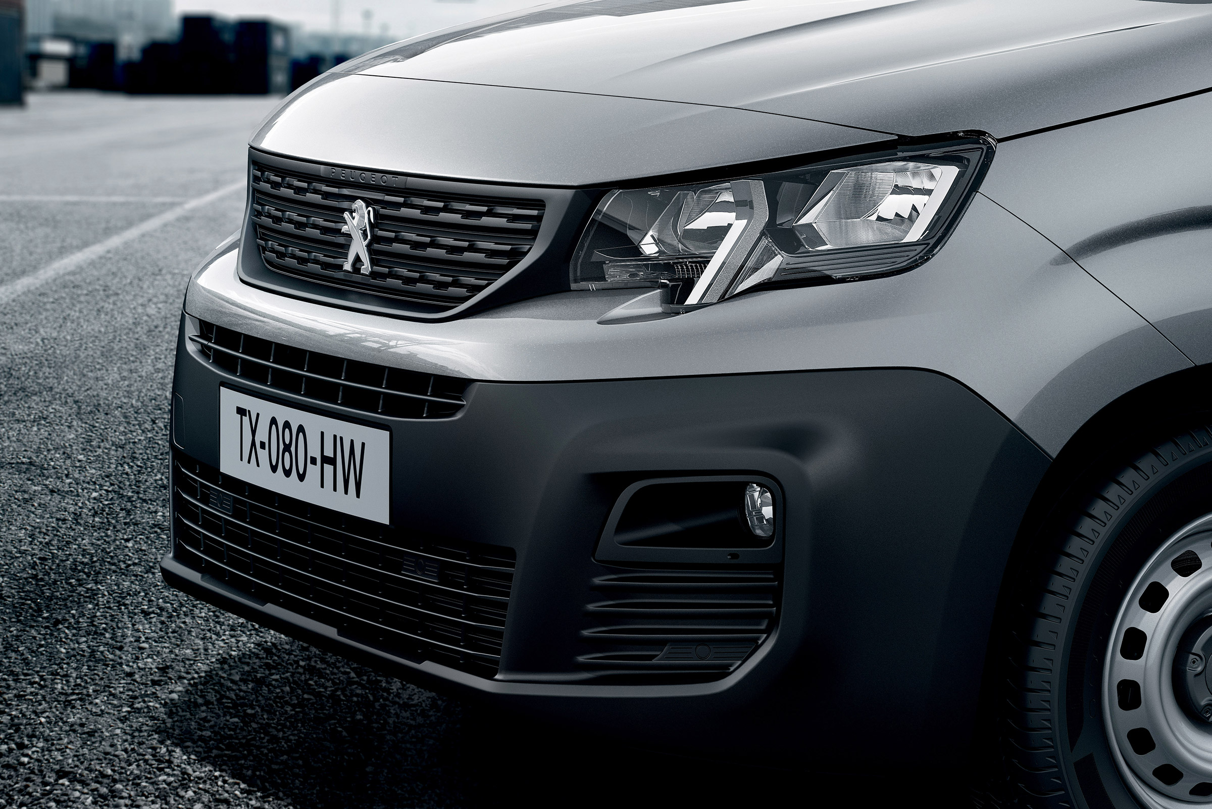 Peugeot Partner - front grille