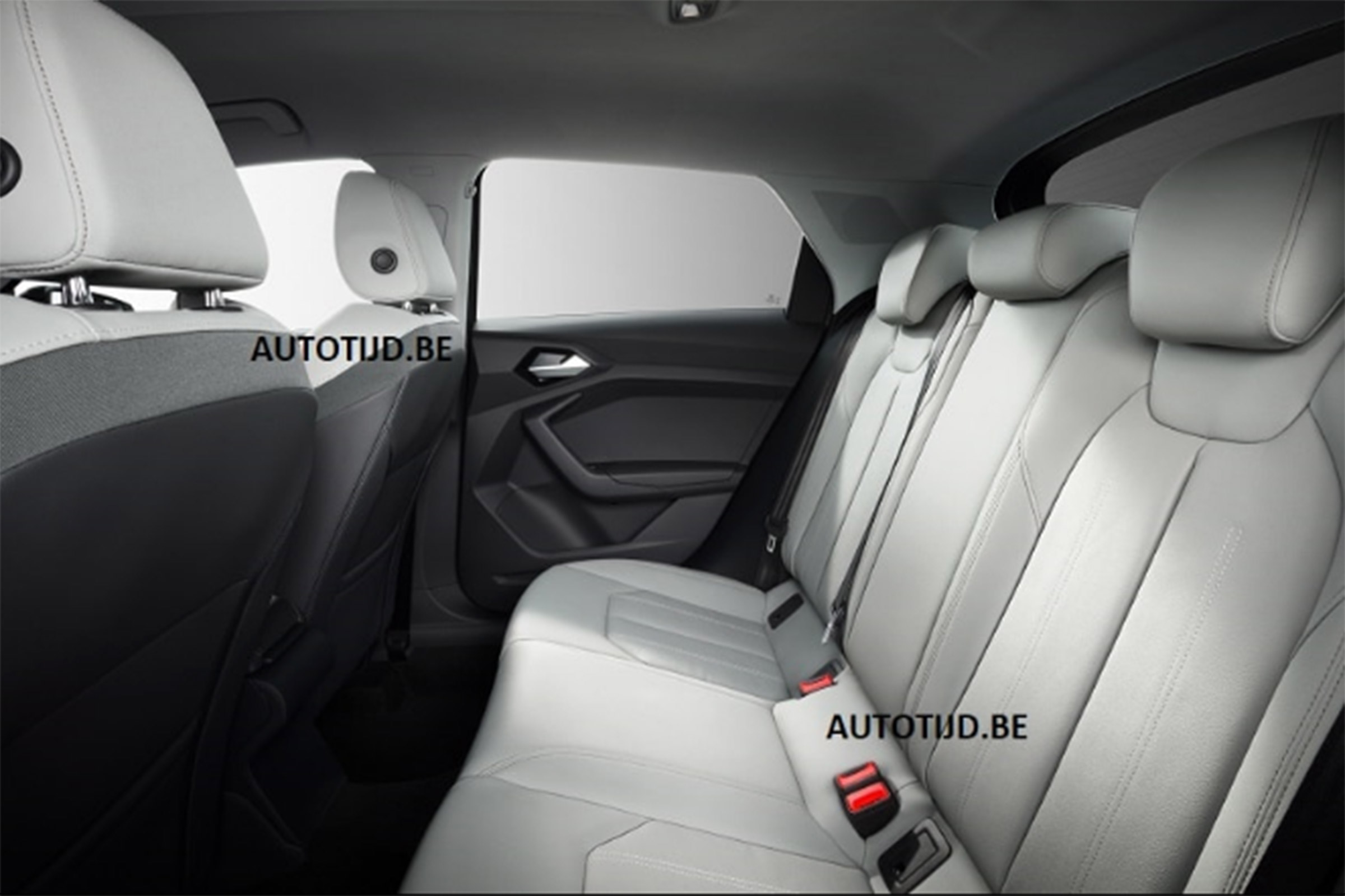 Audi A1 - leak grey rear seats