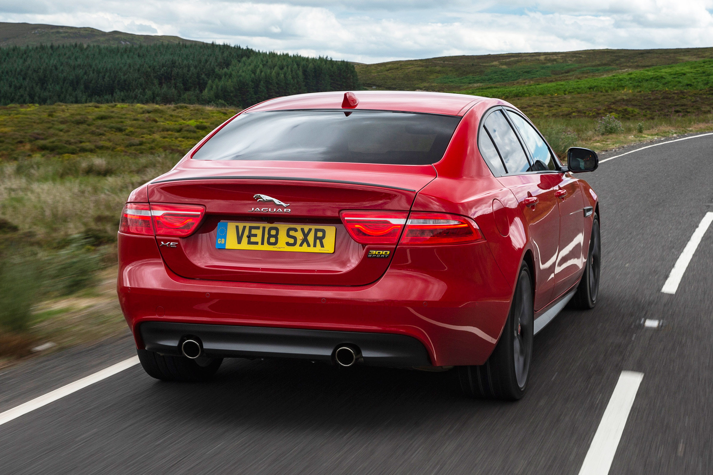 Jaguar XE 300 Sport - rear