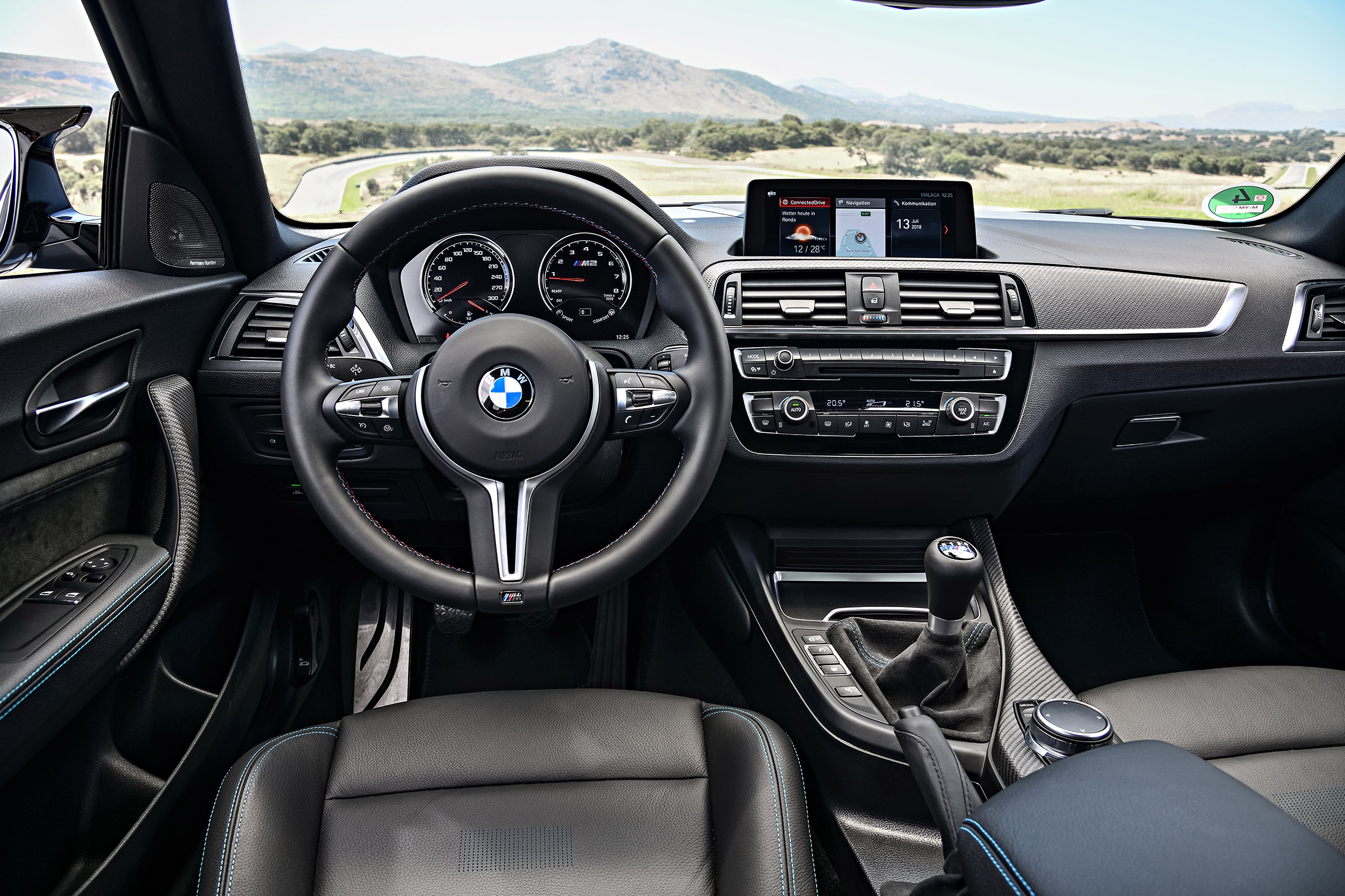 BMW M2 Competition - dash