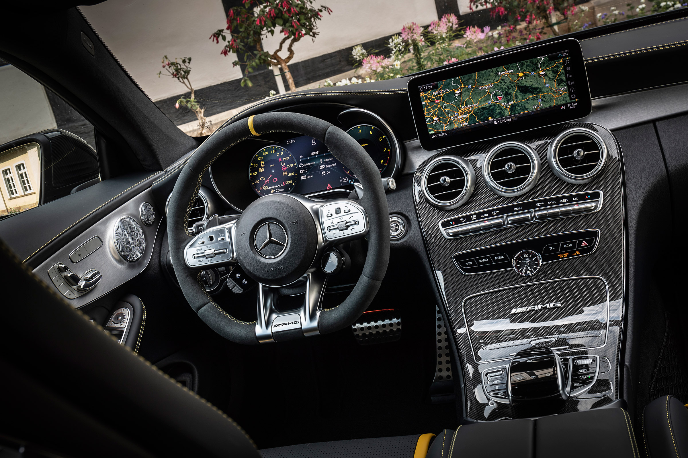 Mercedes-AMG C 63 S Coupe - dash