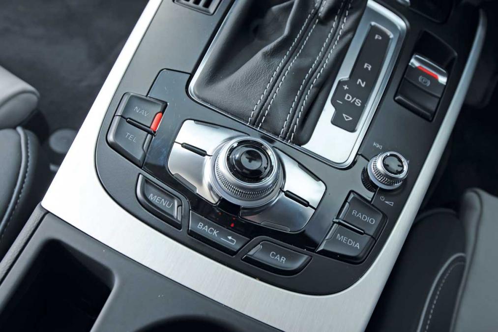 Used Audi A5 Coupe - centre console