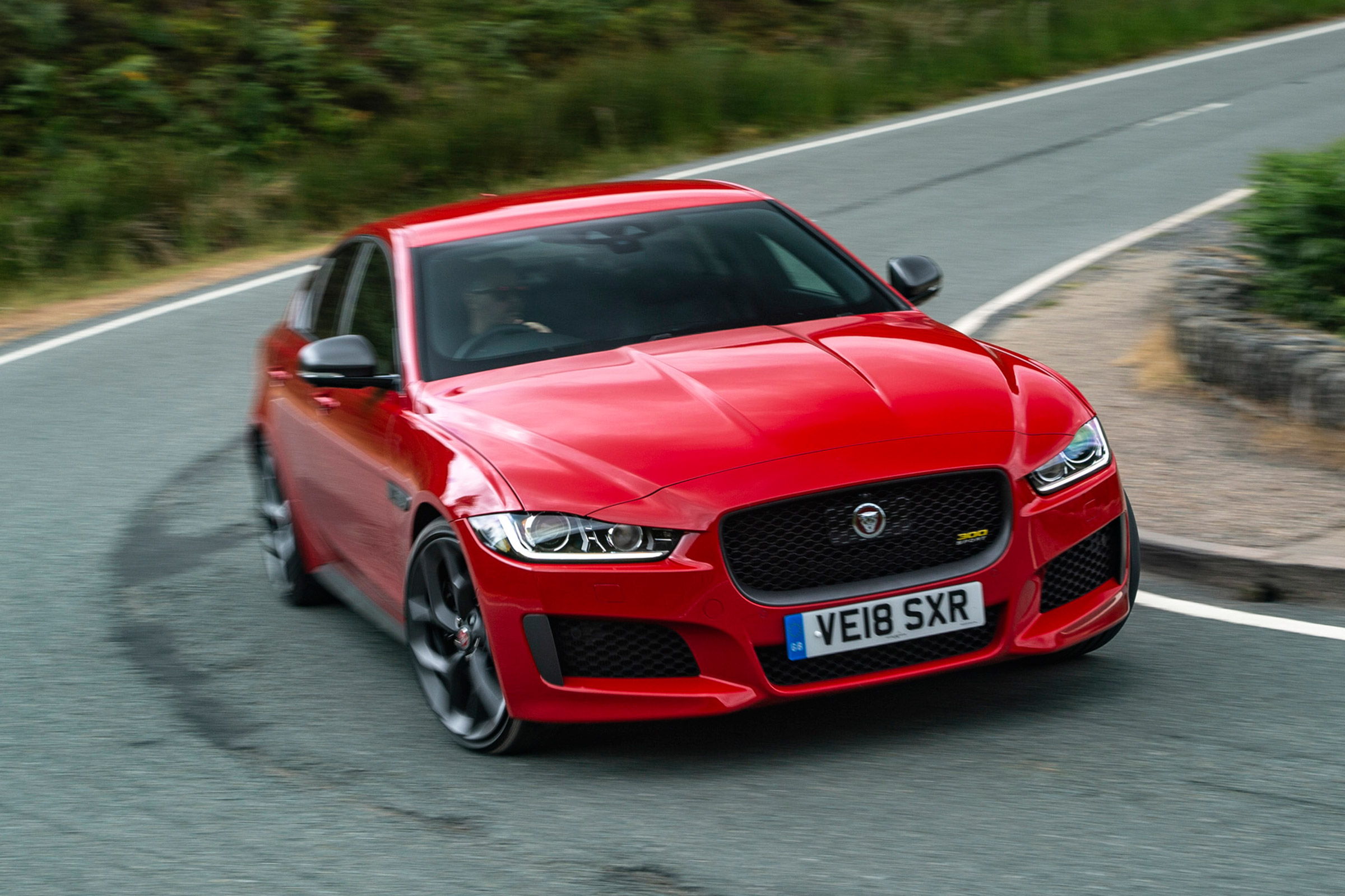 Jaguar XE 300 Sport - front cornering