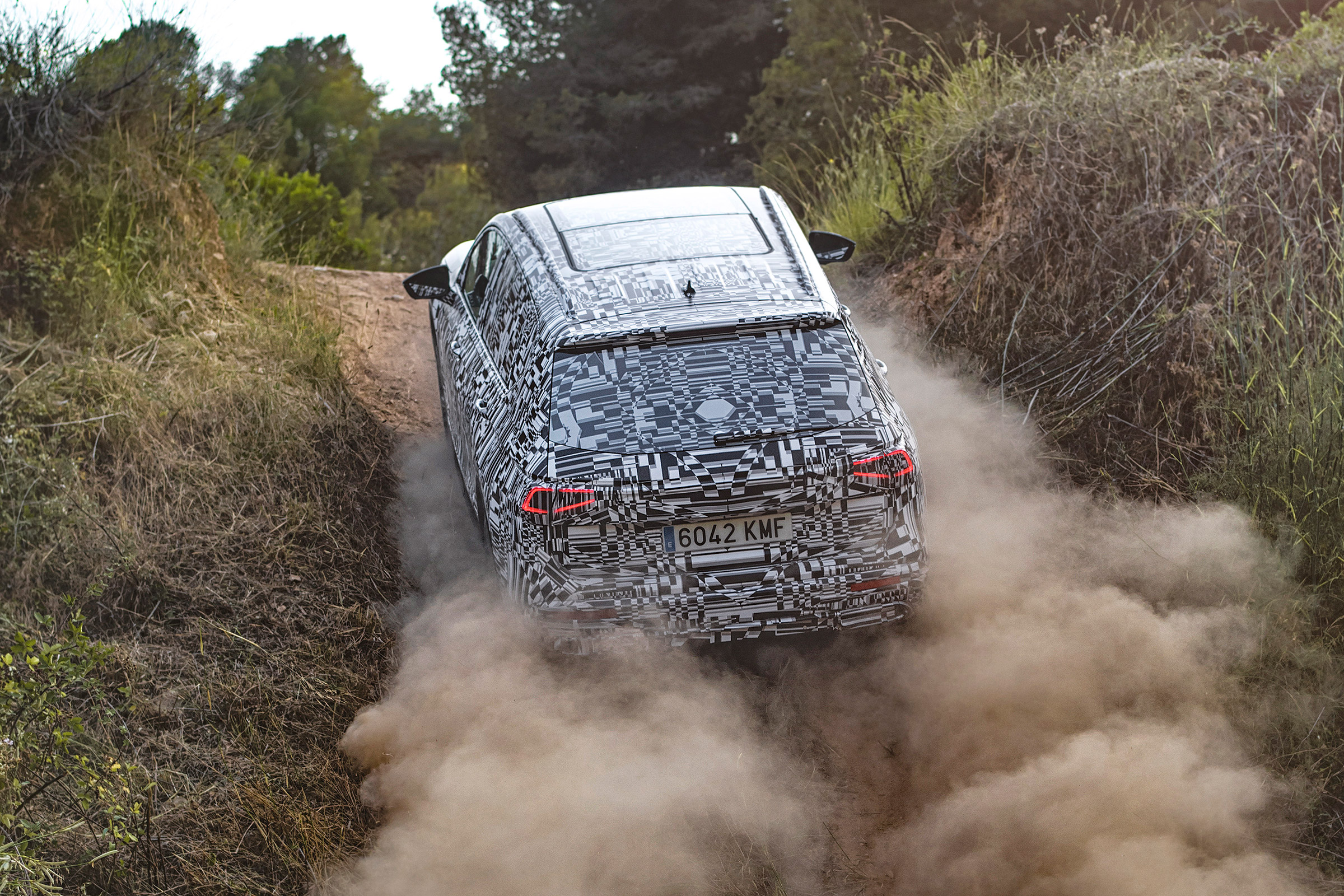 SEAT Tarraco prototype - climbing