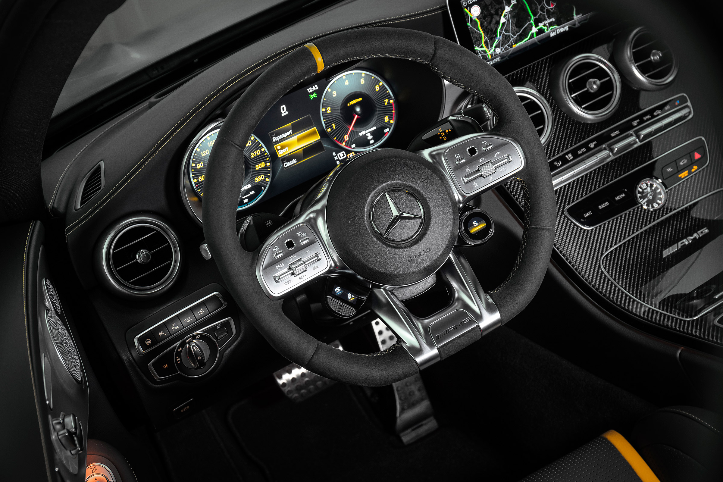 Mercedes-AMG C 63 S Coupe - cabin