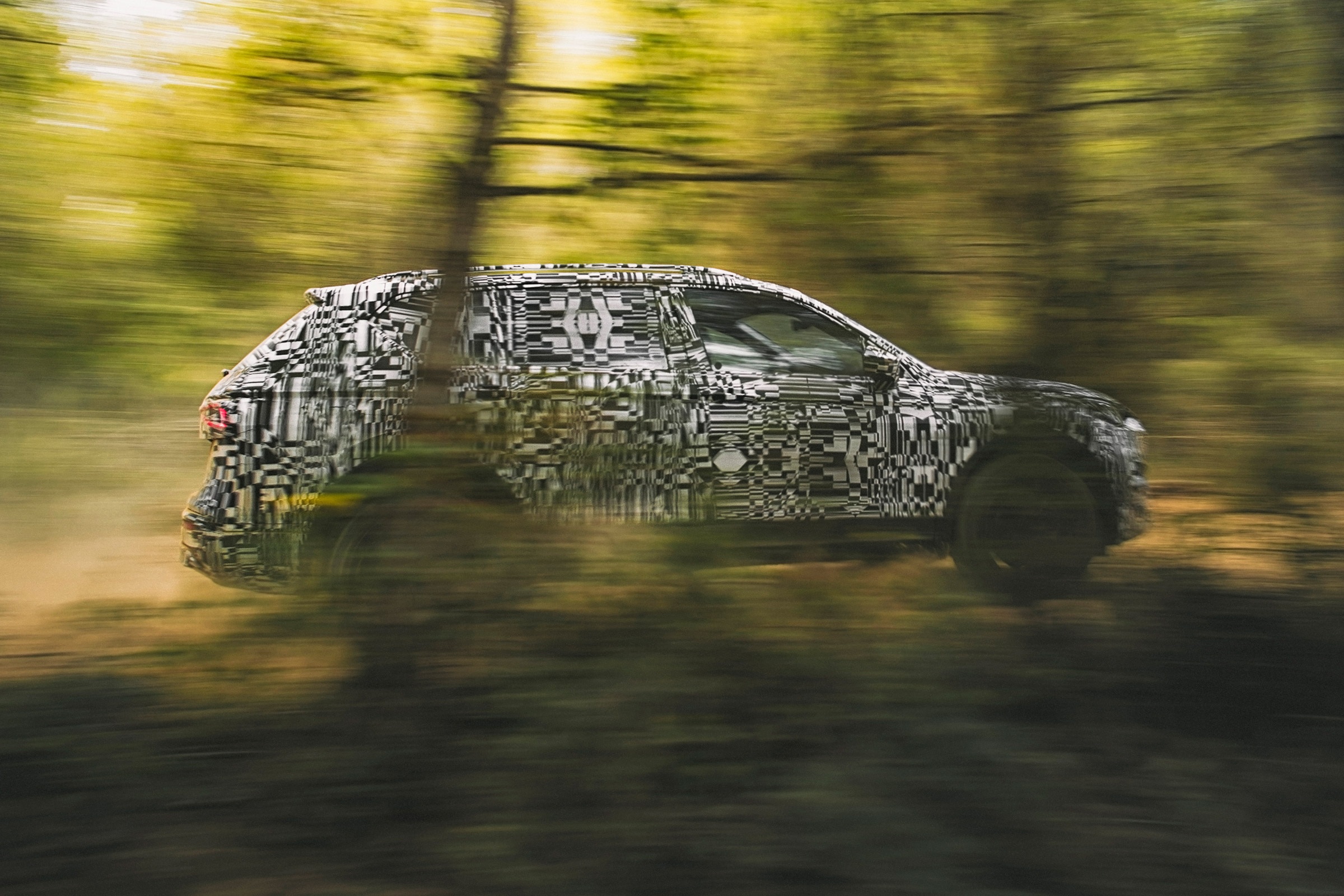 SEAT Tarraco prototype - side action