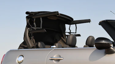 MINI Cooper S Convertible - roof folding
