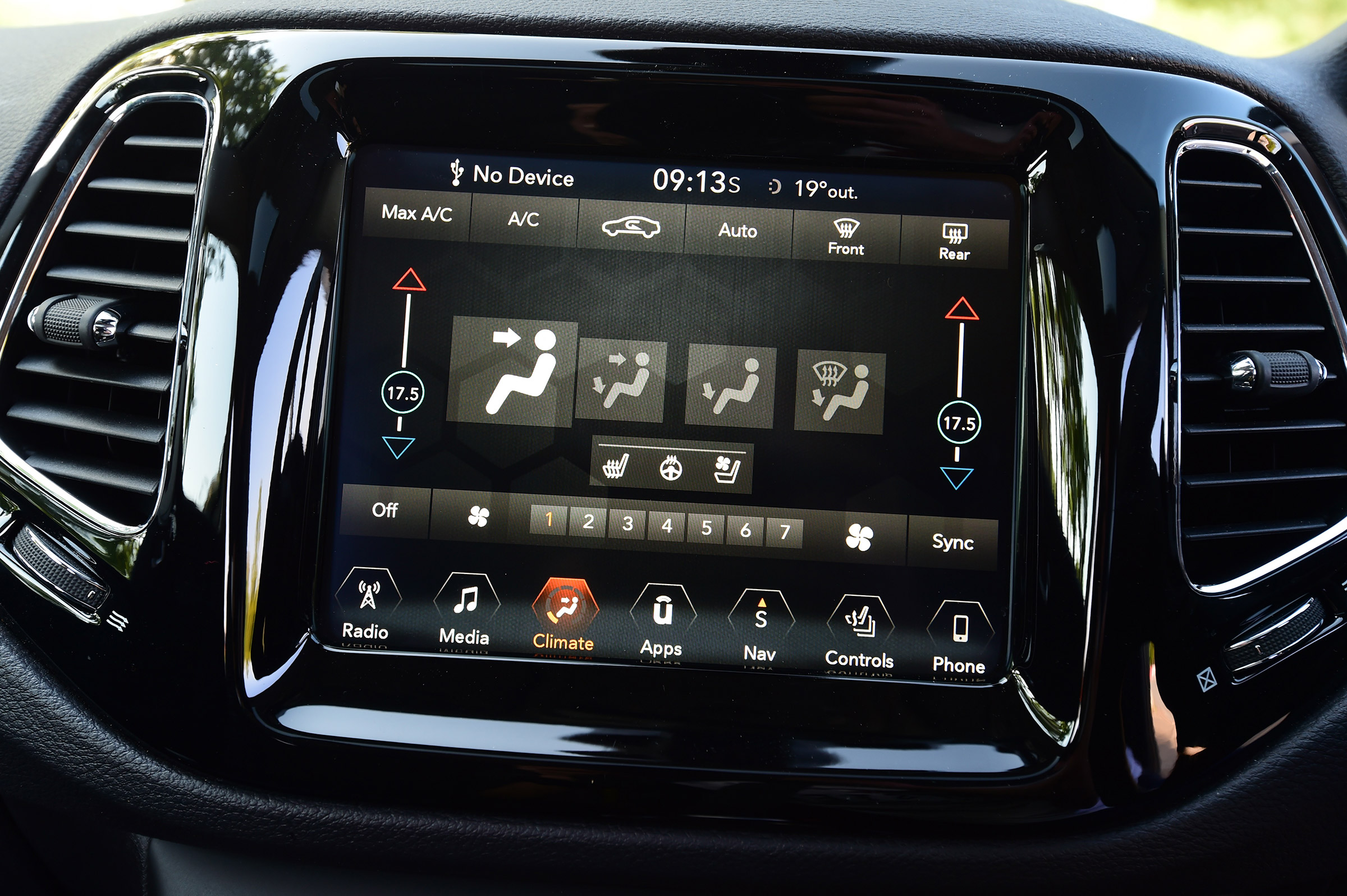 Jeep Compass - temperature control