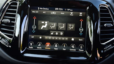 Jeep Compass - temperature control