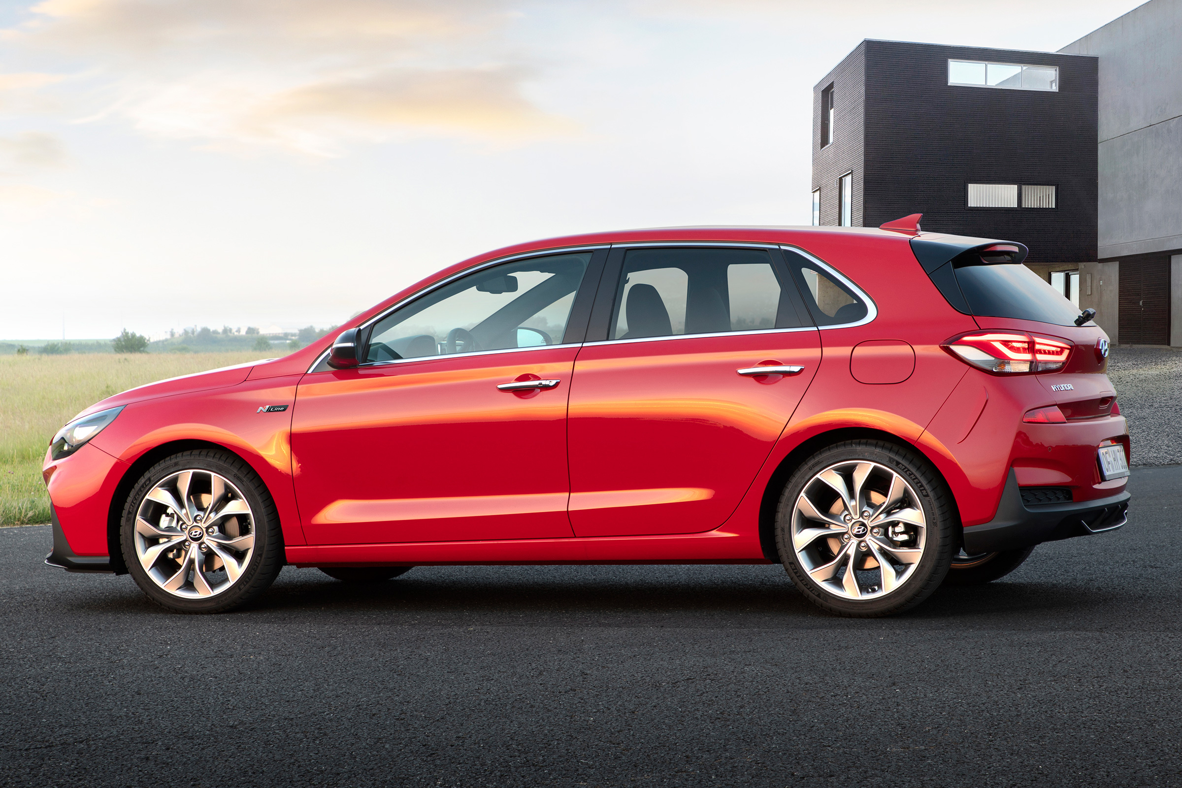 Hyundai i30 N Line static side