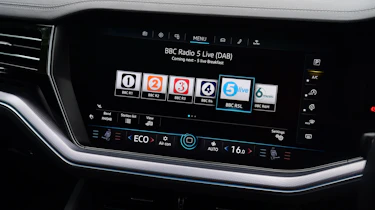 Volkswagen Touareg - infotainment