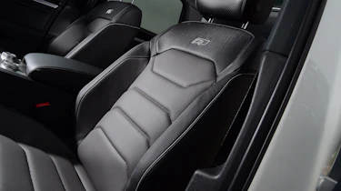Volkswagen Touareg - front seat