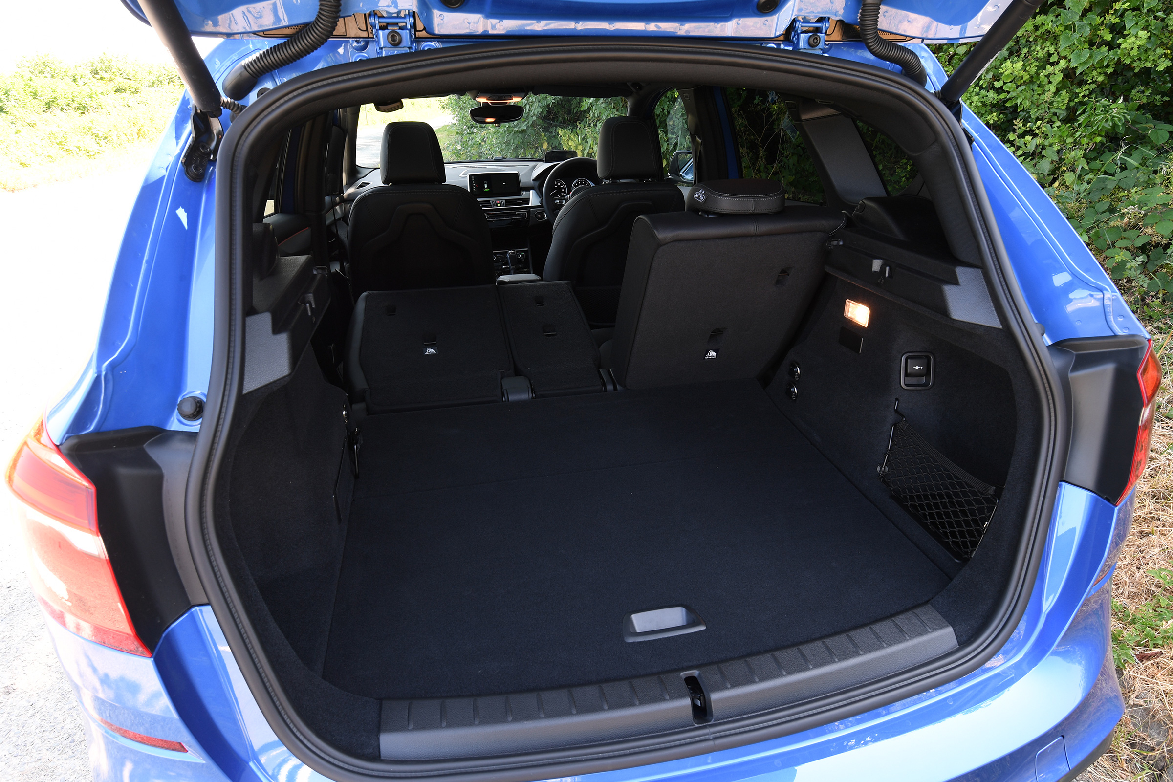 BMW 225xe Active Tourer - boot